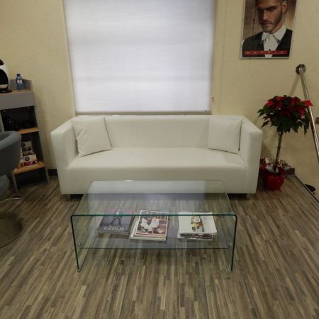 Sala espera salón de belleza Marieli