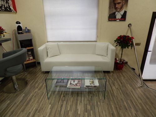 Sala espera salón de belleza Marieli